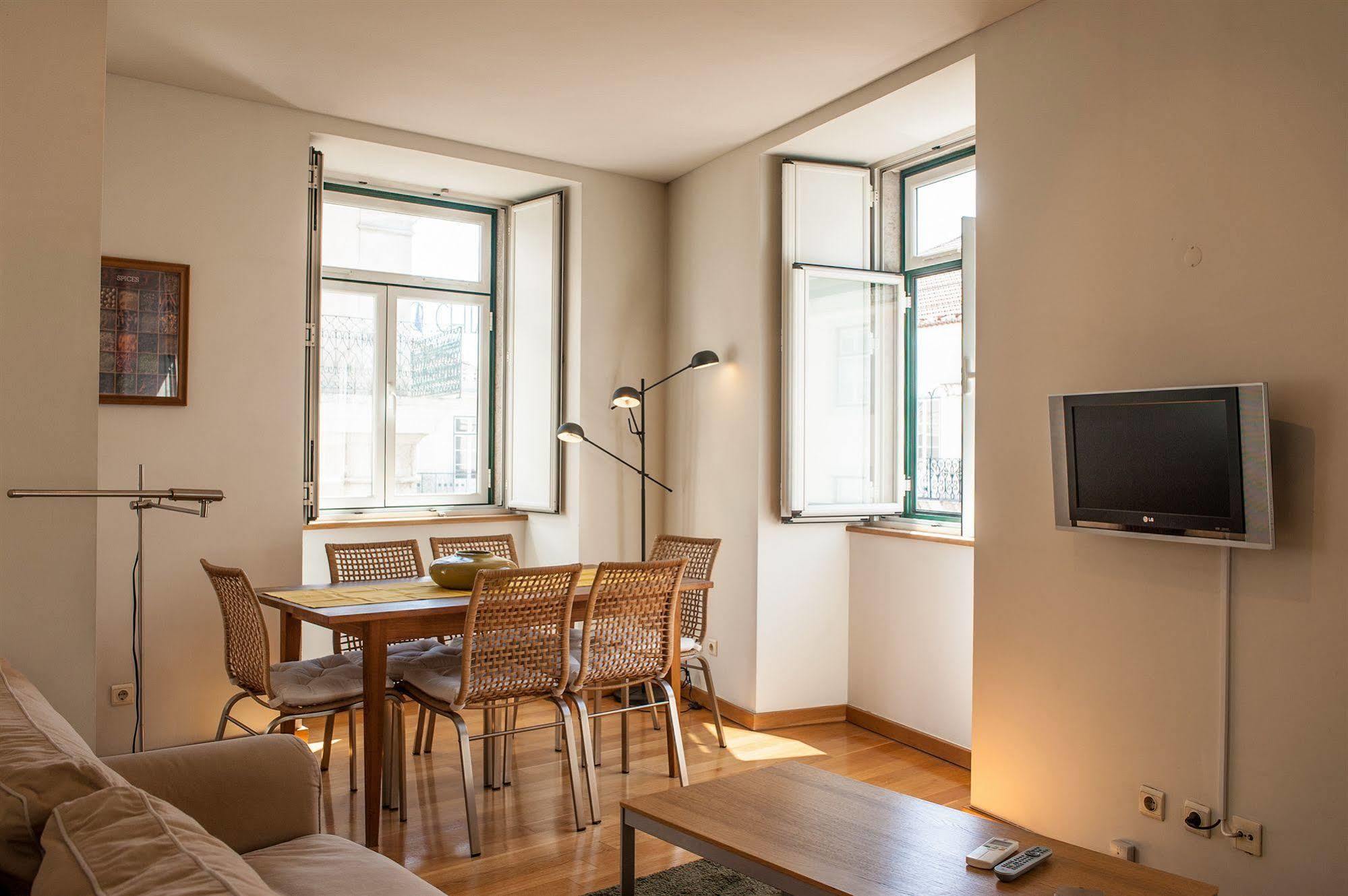 Chiado Apartments Lisbon Exterior photo
